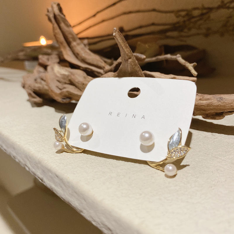 Elegant Pearl Leaf Stud Earrings – Minimalist Chic